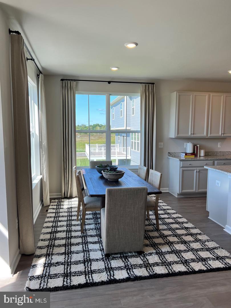 SENSENY VILLAGE - Residential