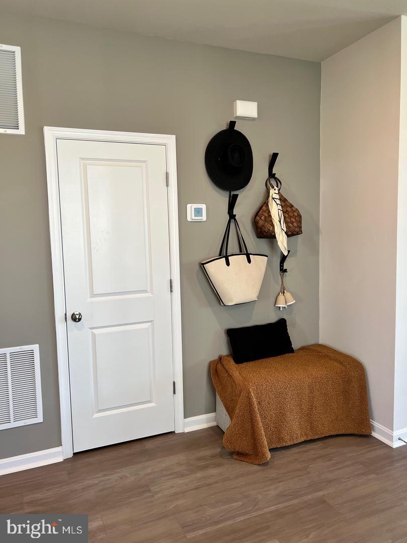 SENSENY VILLAGE - Residential