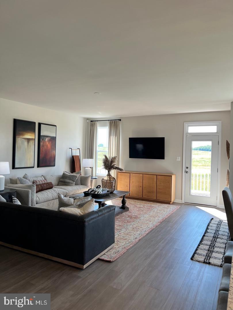 SENSENY VILLAGE - Residential