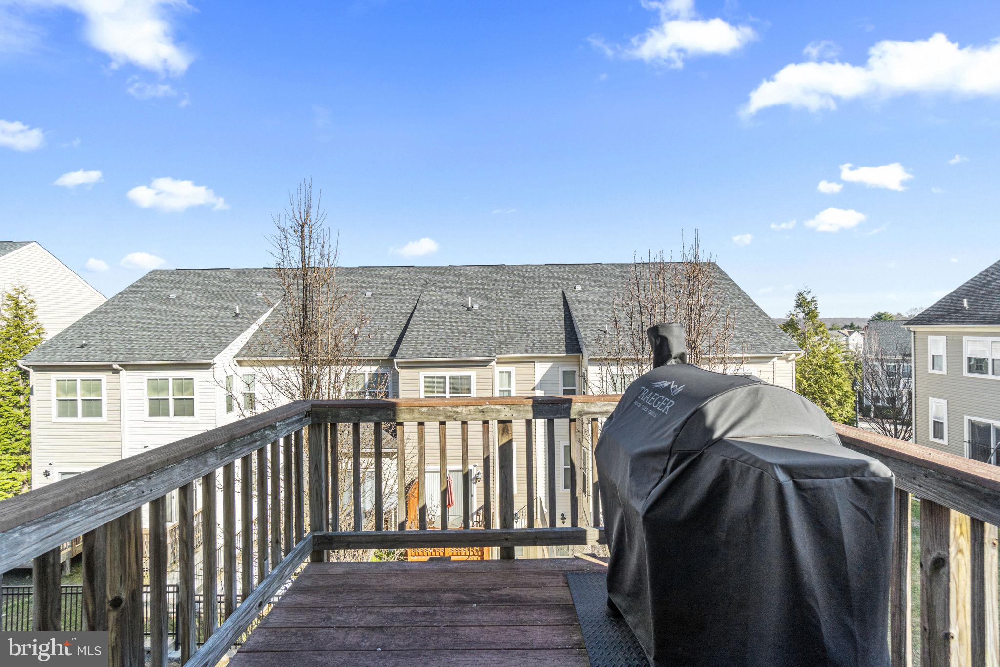 RIVER OAKS - Residential