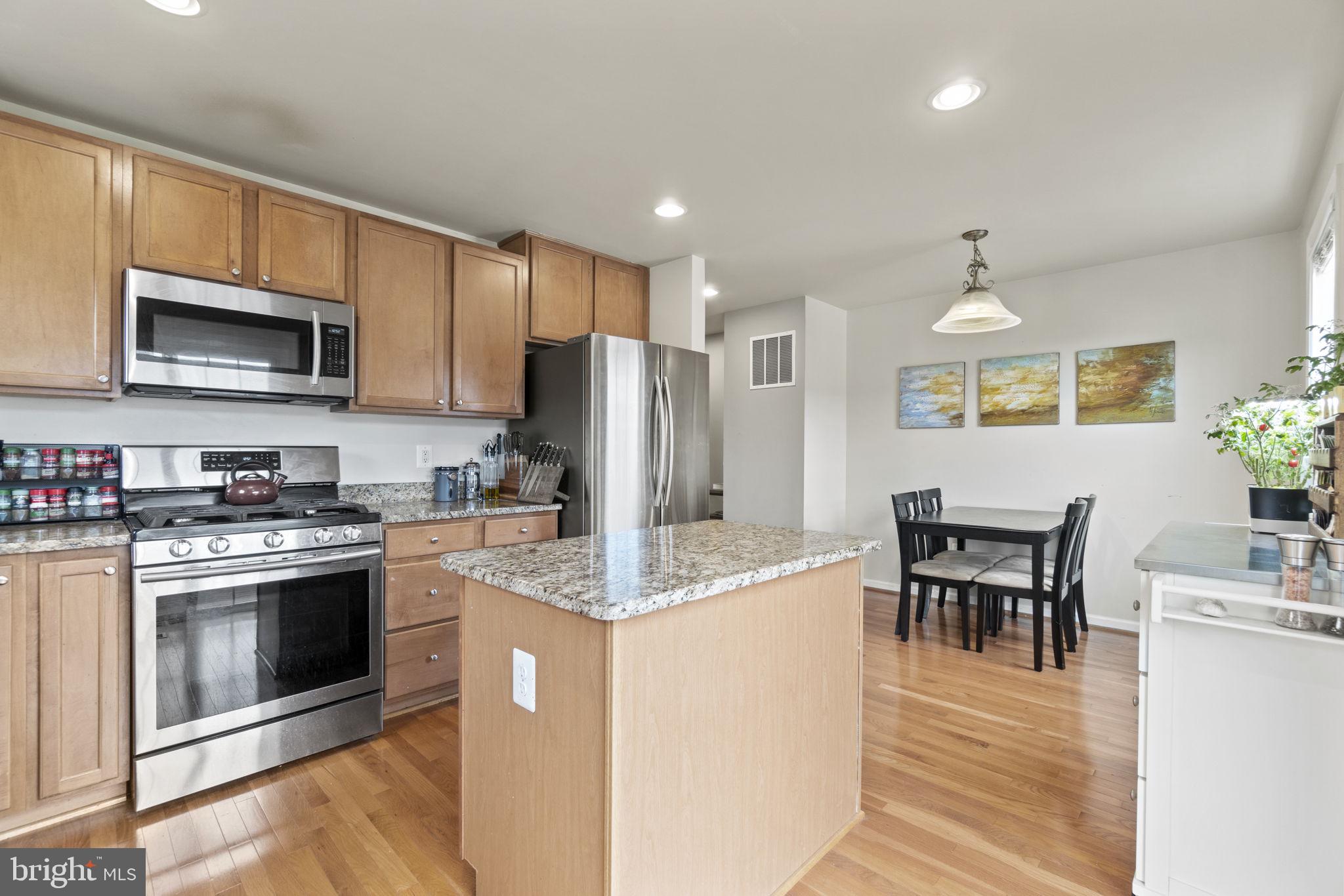 RIVER OAKS - Residential