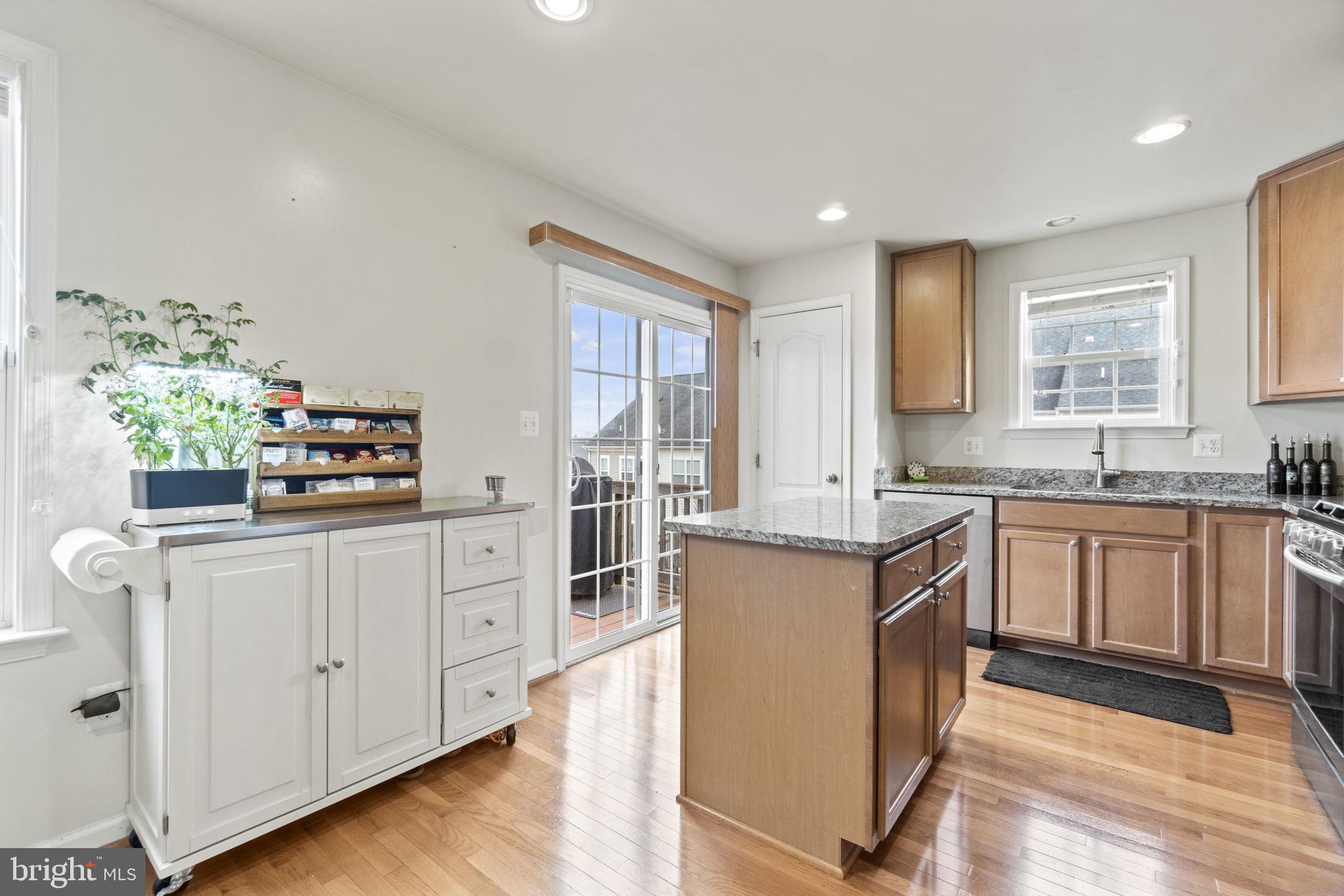 RIVER OAKS - Residential