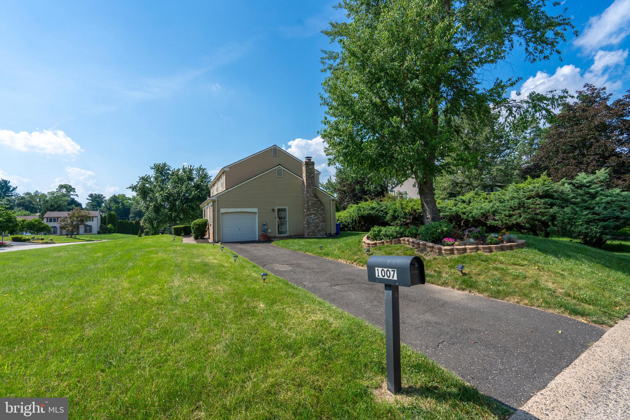 1007 DIXON ROAD