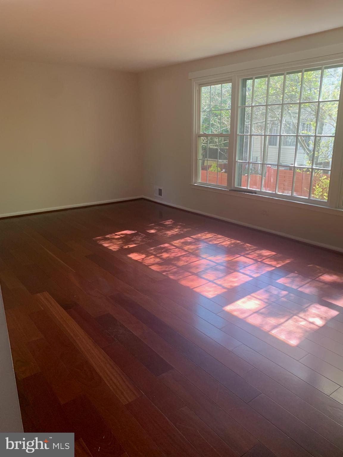 GREENWICH - Residential Lease