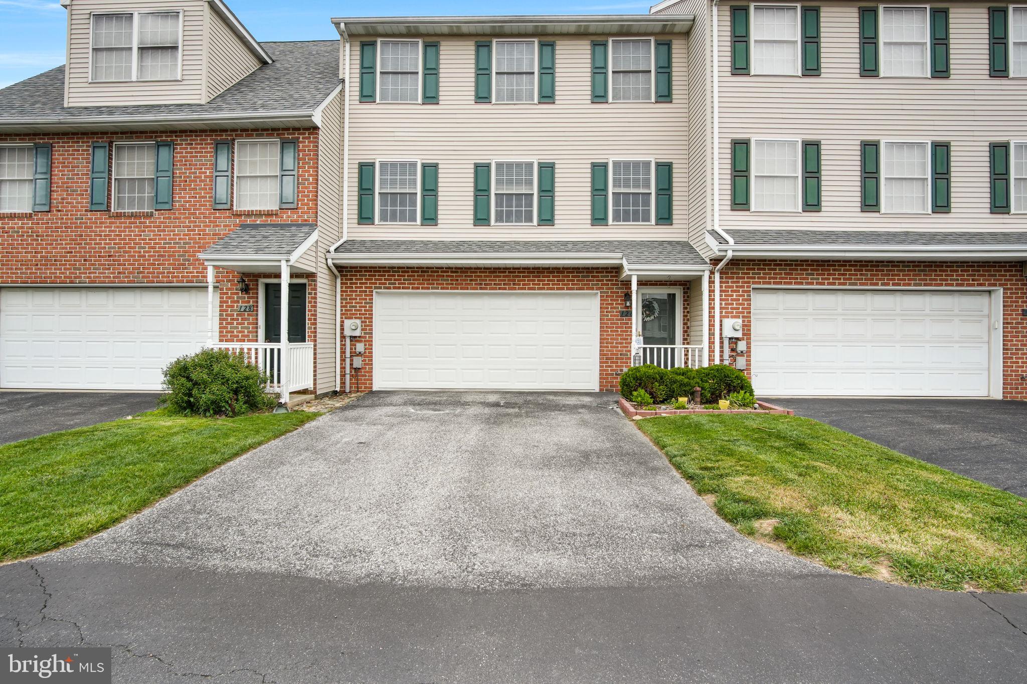 COUNTRY RIDGE - Residential