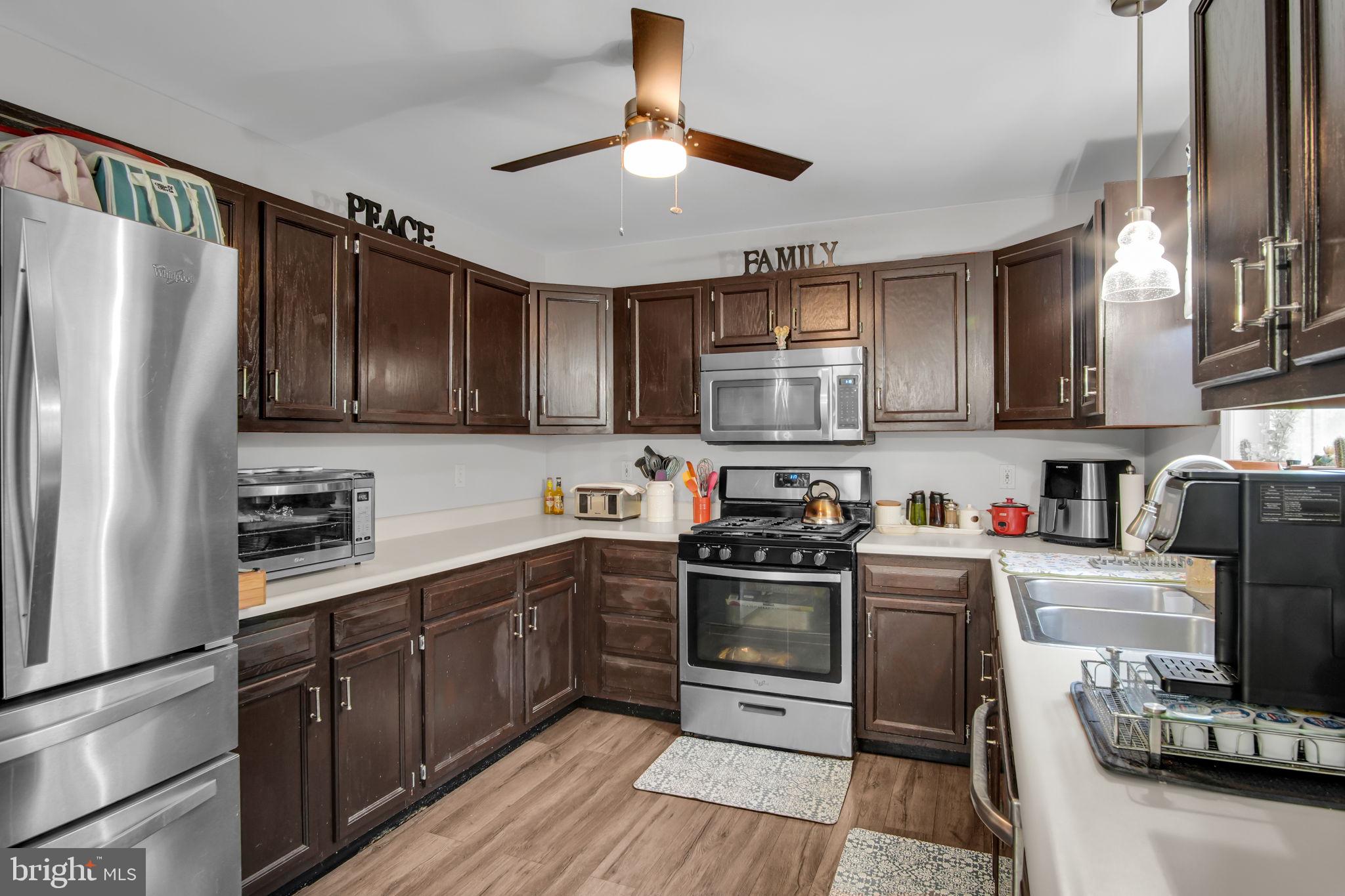 COUNTRY RIDGE - Residential