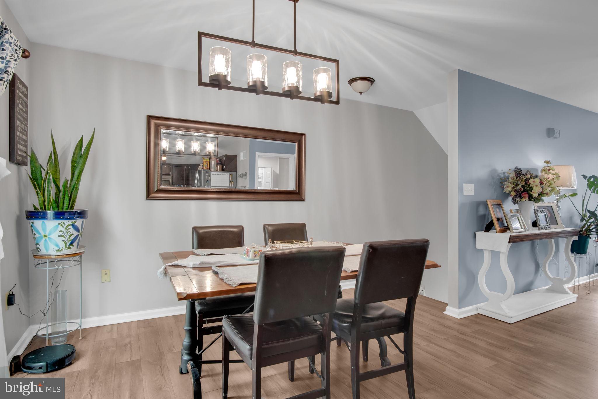 COUNTRY RIDGE - Residential