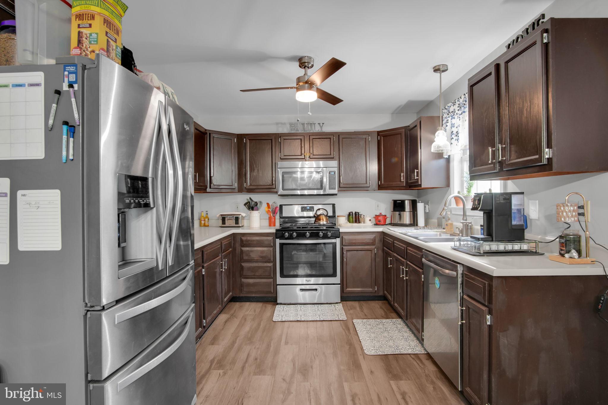 COUNTRY RIDGE - Residential