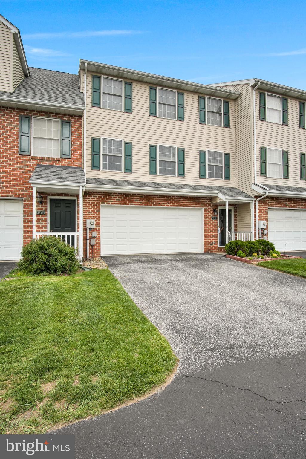 COUNTRY RIDGE - Residential