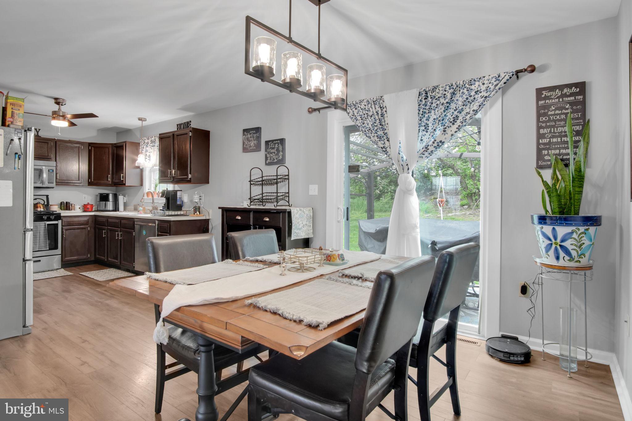 COUNTRY RIDGE - Residential