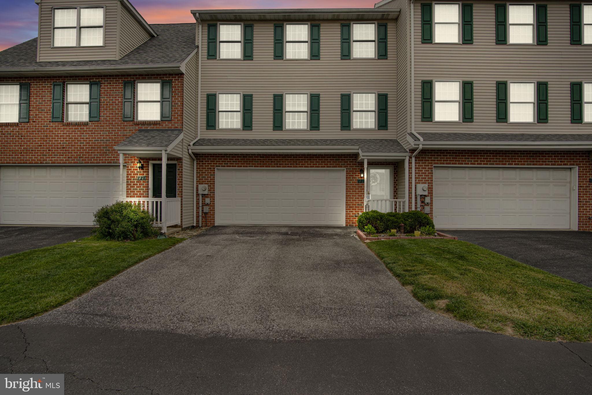 COUNTRY RIDGE - Residential