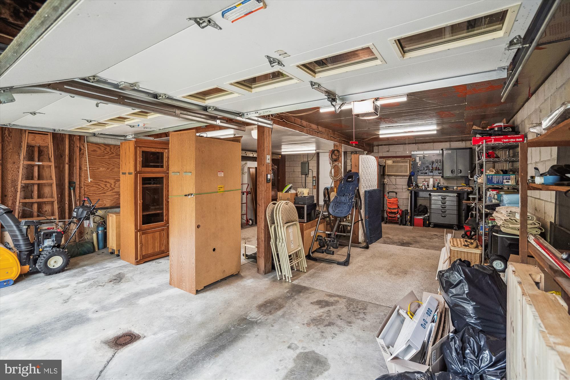 RIVERDALE - Residential