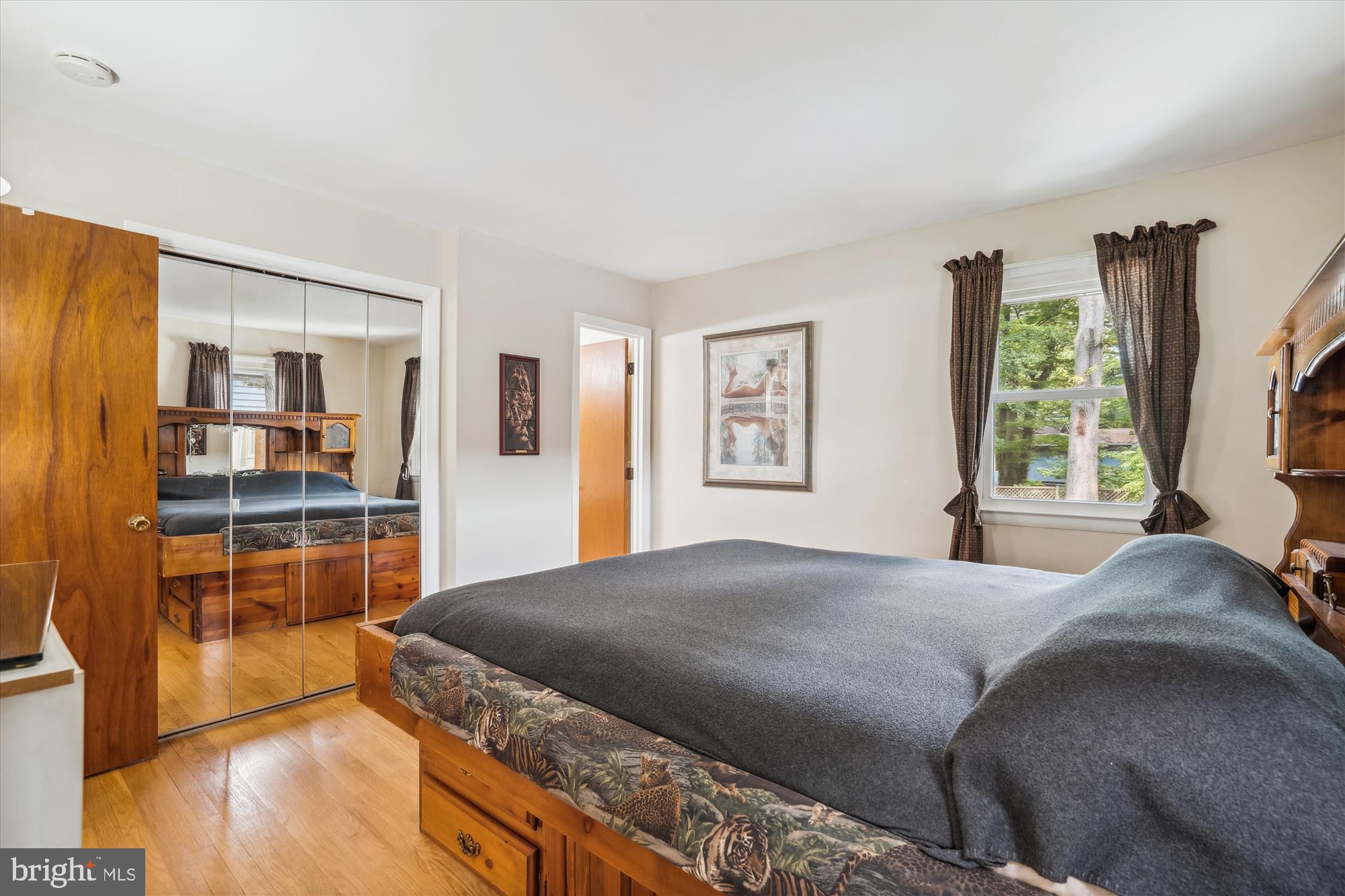 RIVERDALE - Residential