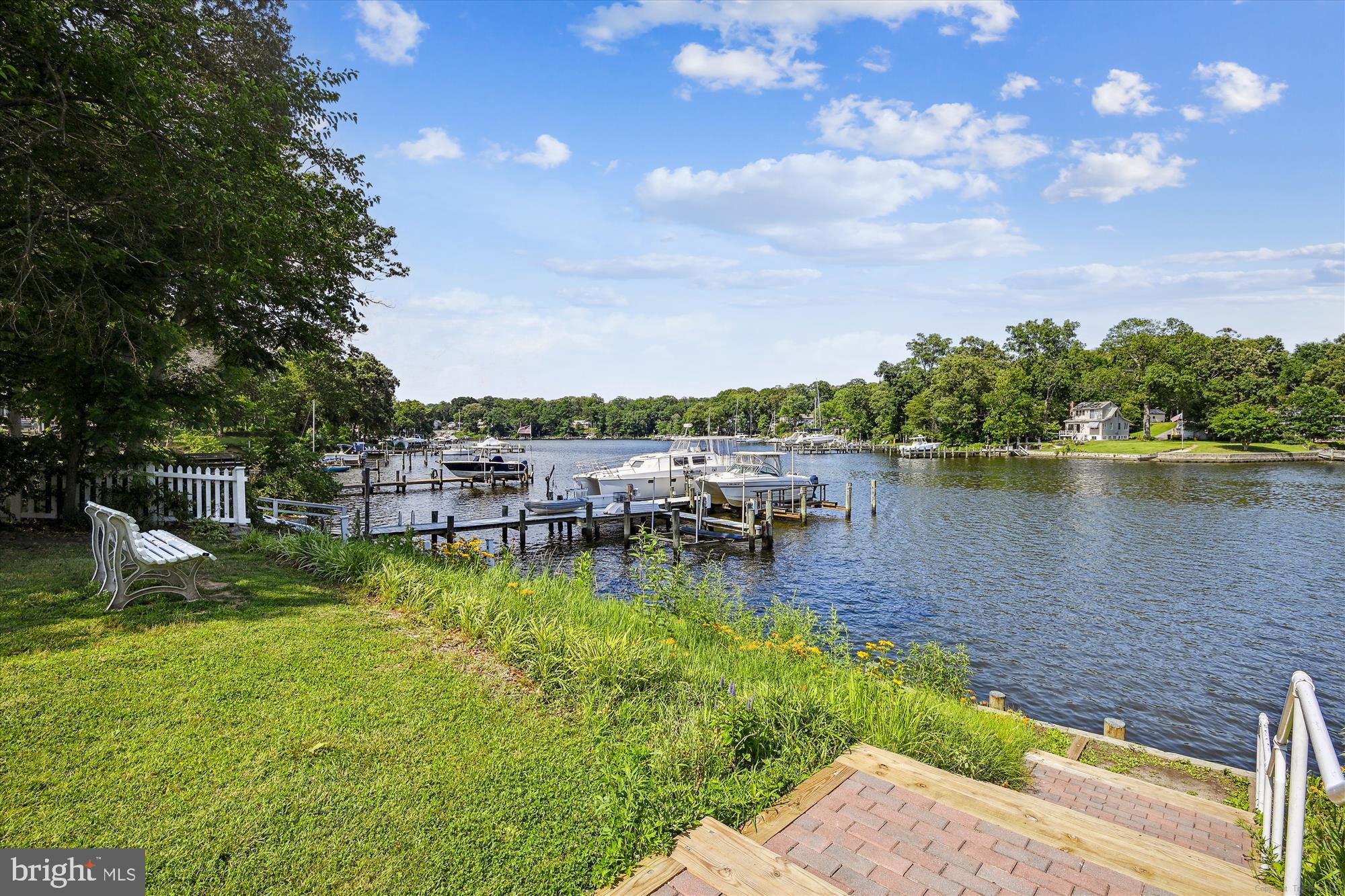 RIVERDALE - Residential