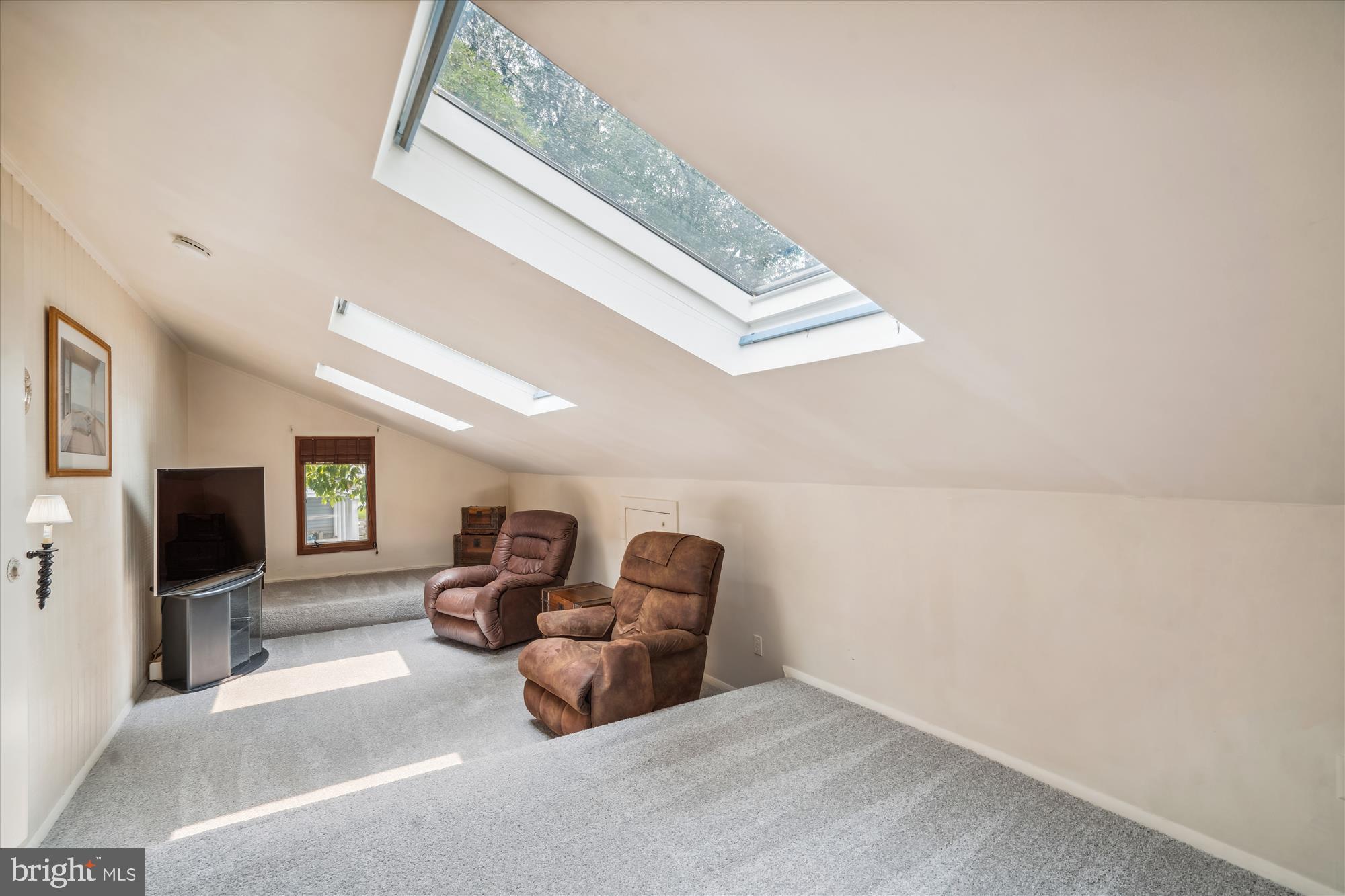 RIVERDALE - Residential