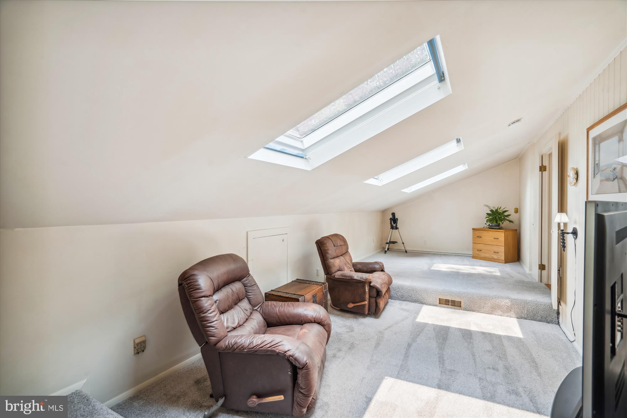 RIVERDALE - Residential