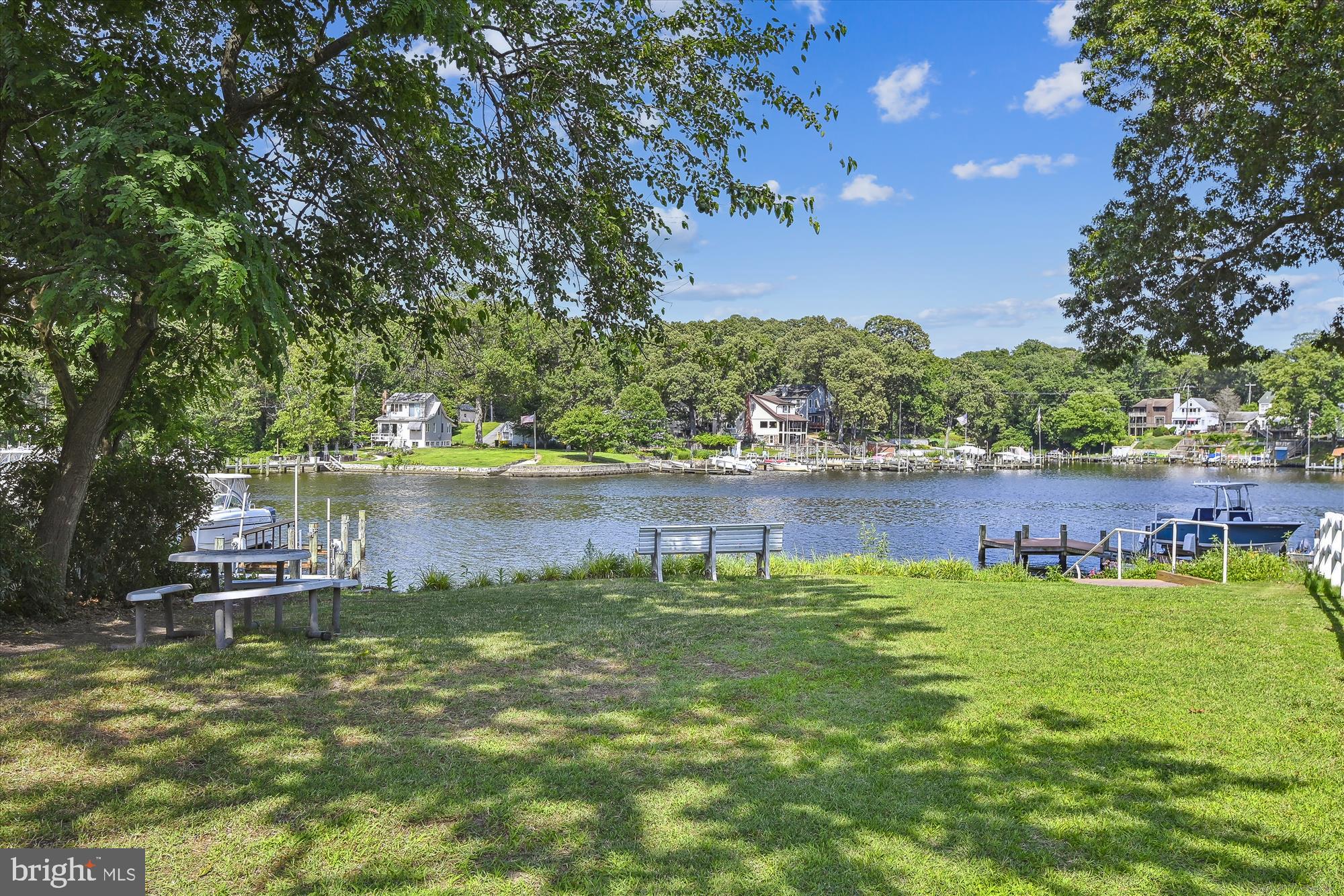 RIVERDALE - Residential