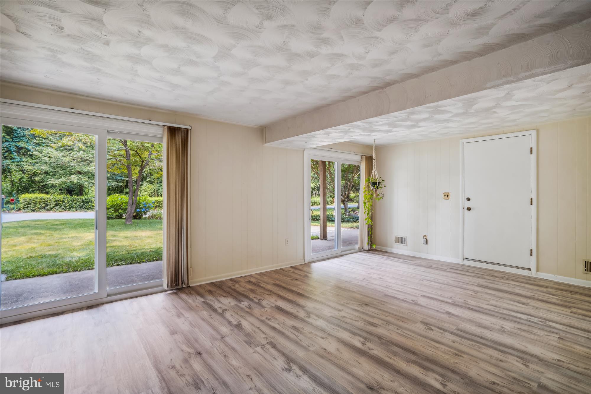 RIVERDALE - Residential