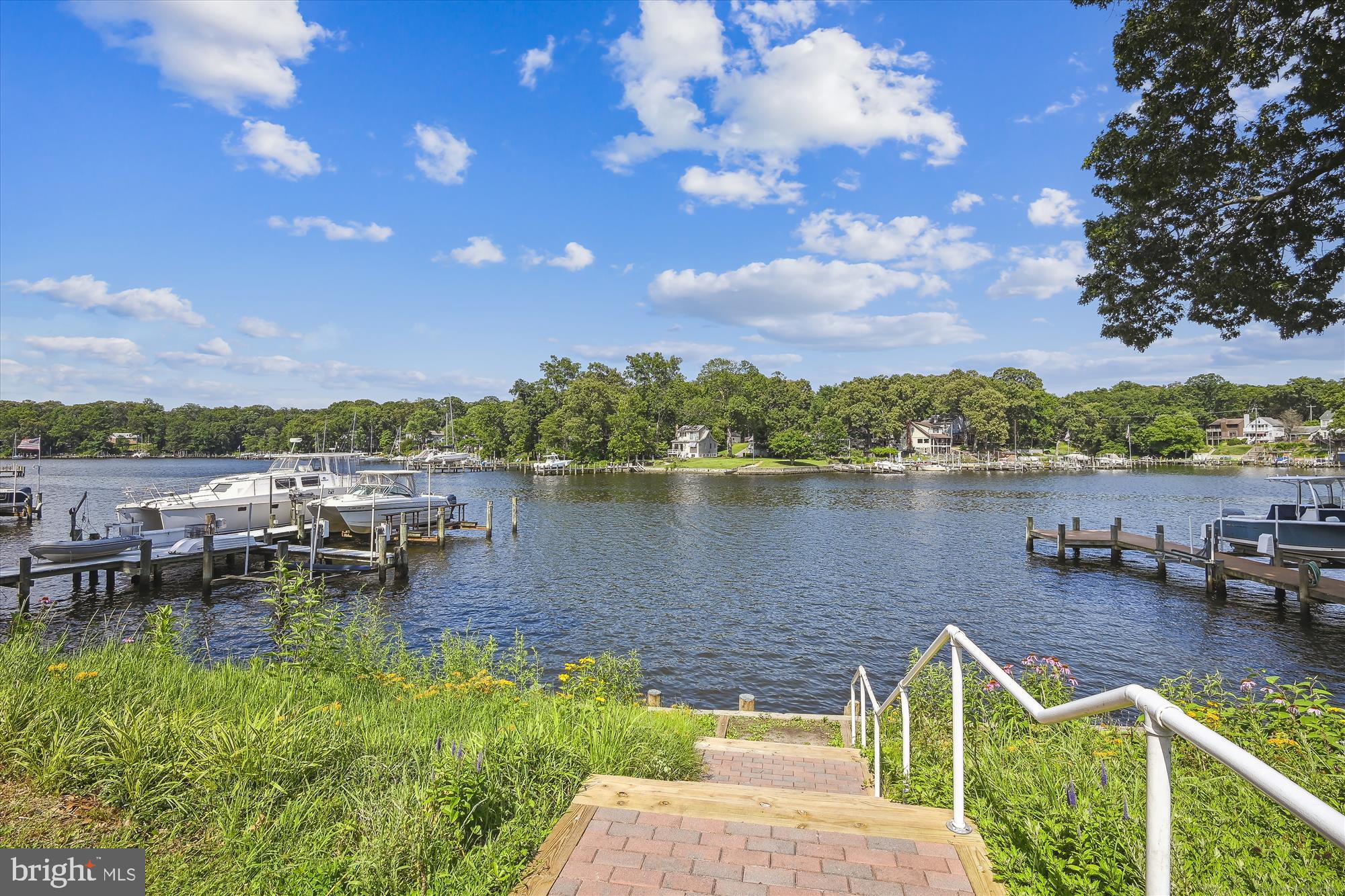 RIVERDALE - Residential