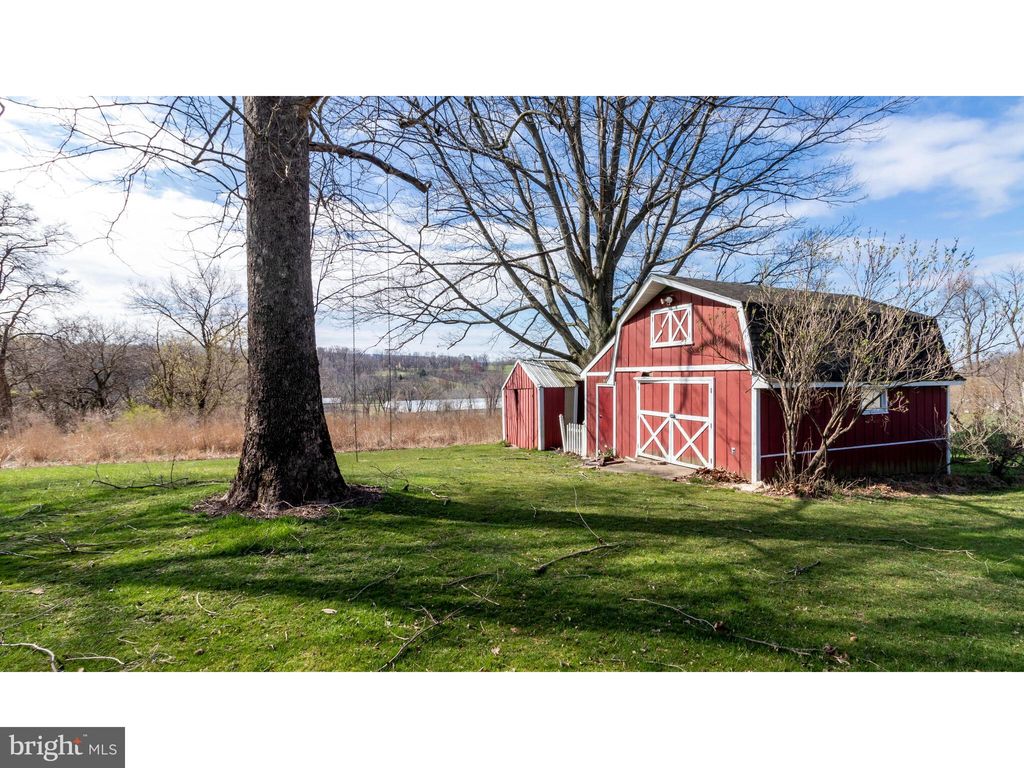 Photo of 526 GEORGETOWN RD, RONKS, PA 17572 (MLS # PALA2032260)