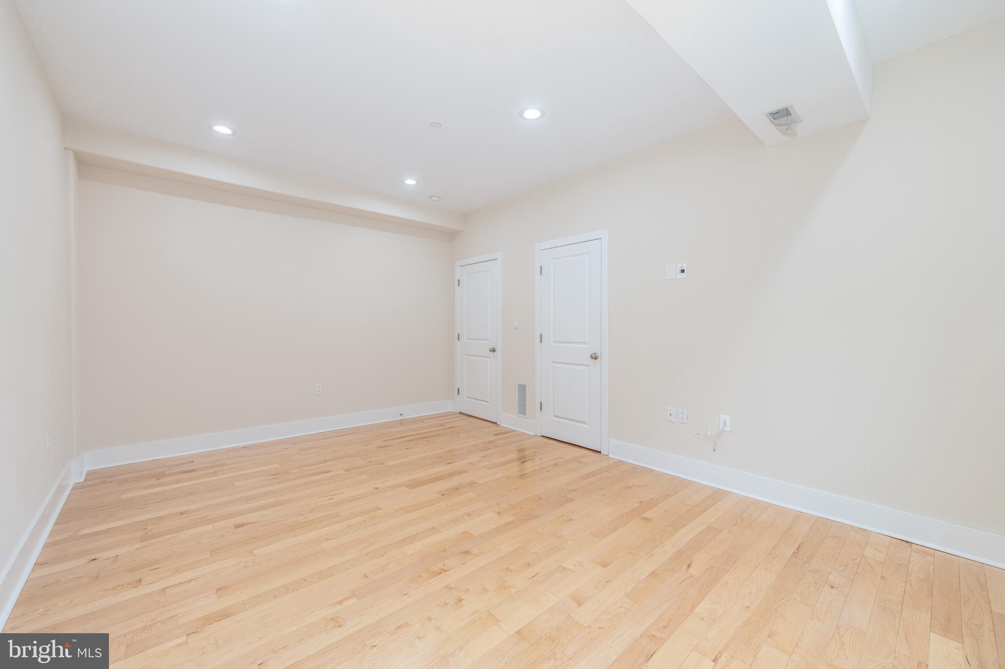 HAWTHORNE - Residential Lease