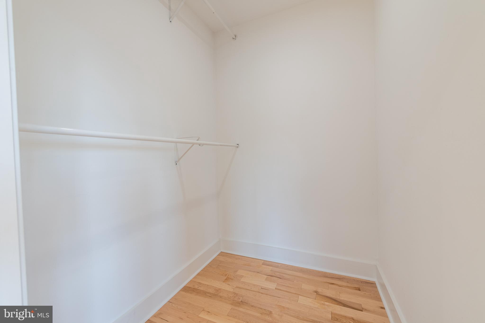 HAWTHORNE - Residential Lease