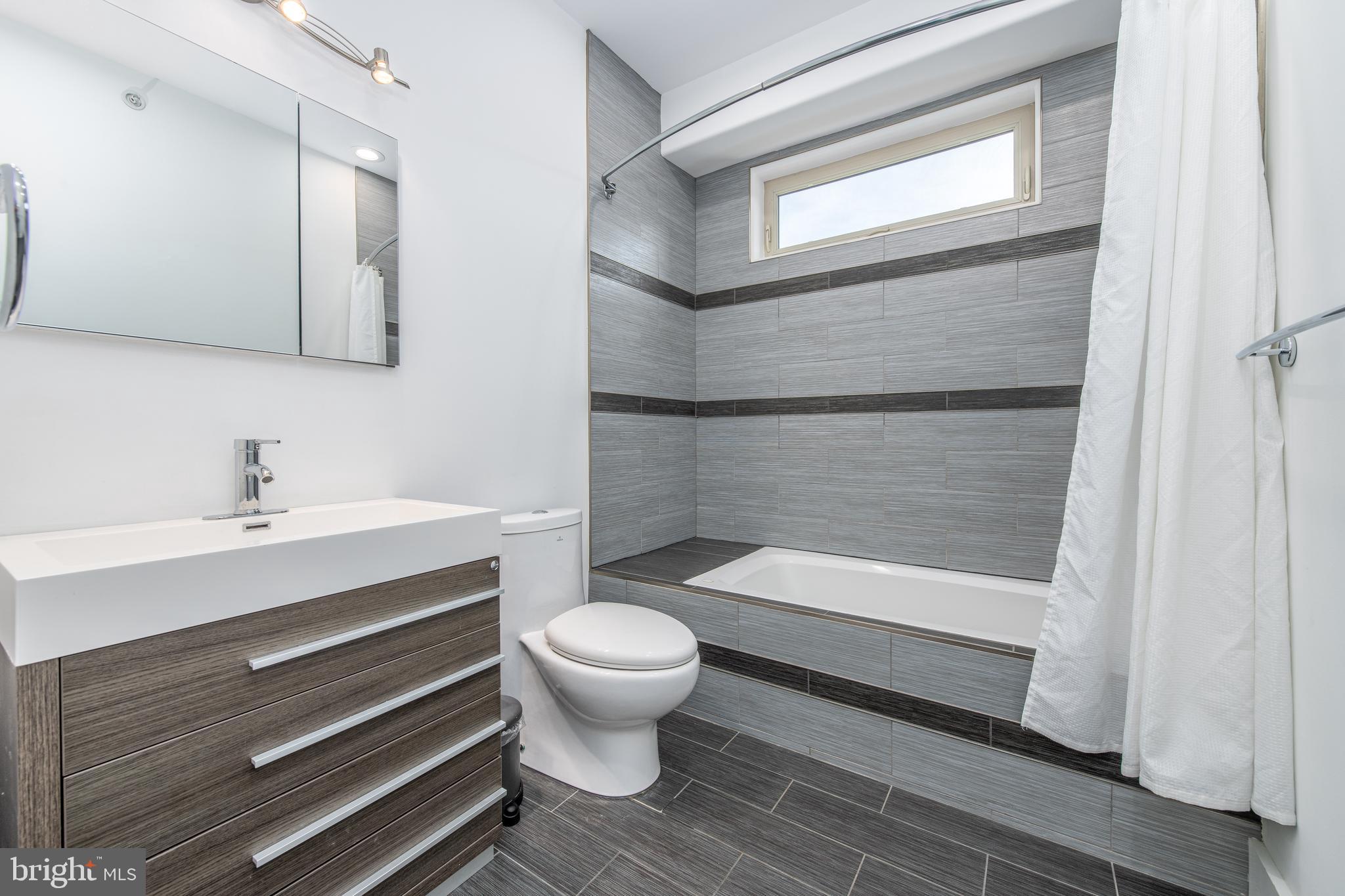 HAWTHORNE - Residential Lease