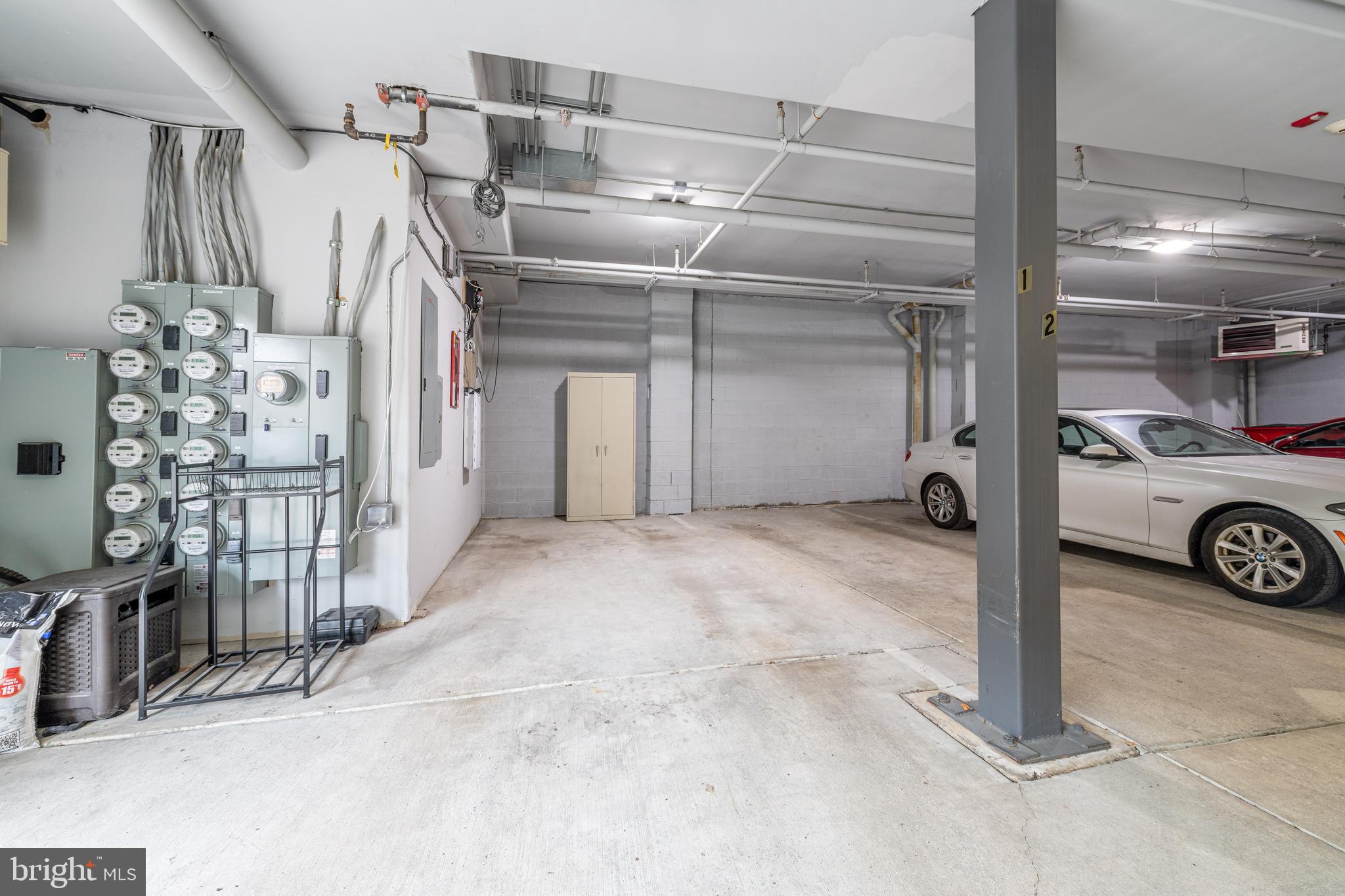 HAWTHORNE - Residential Lease