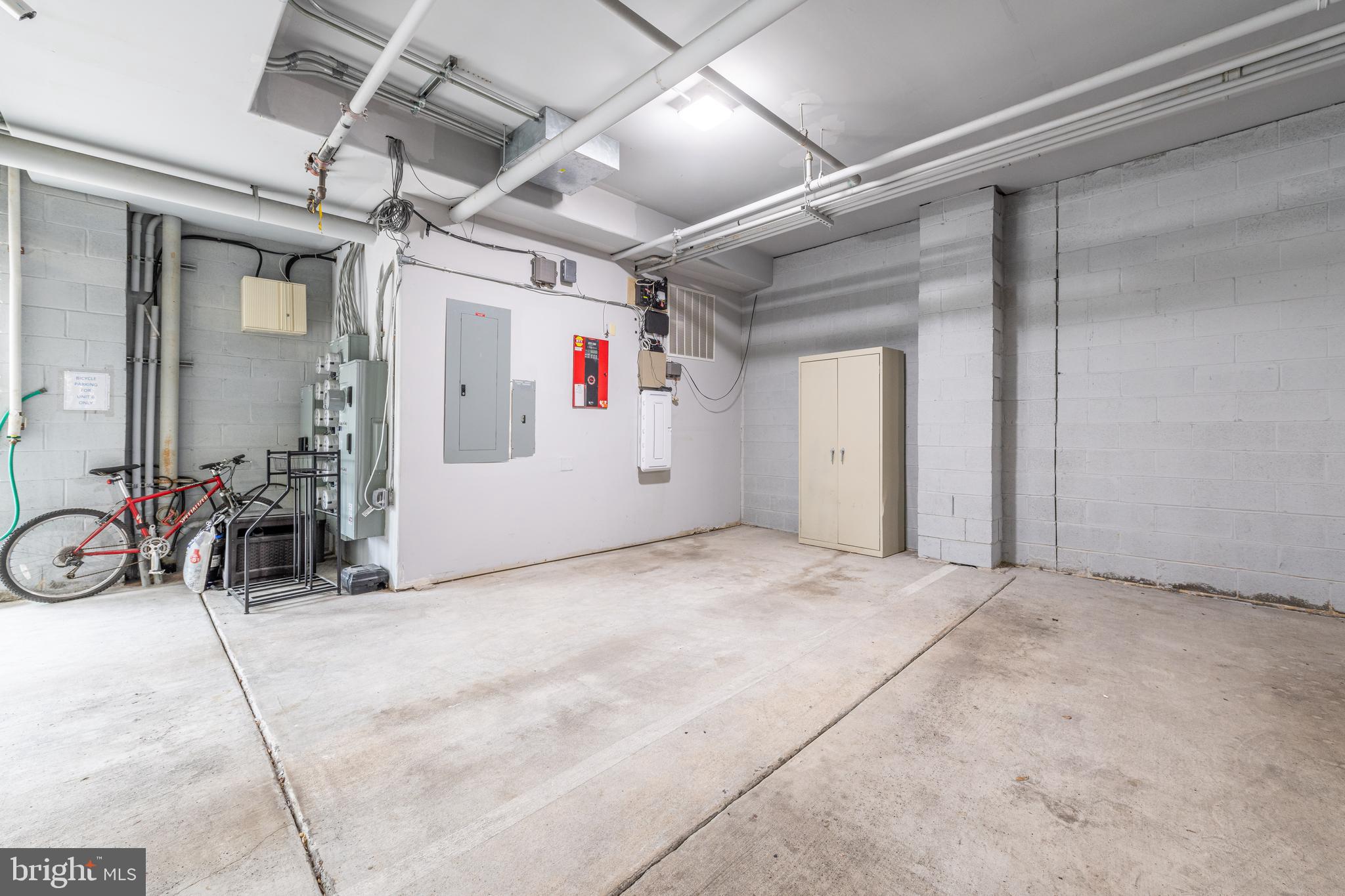 HAWTHORNE - Residential Lease