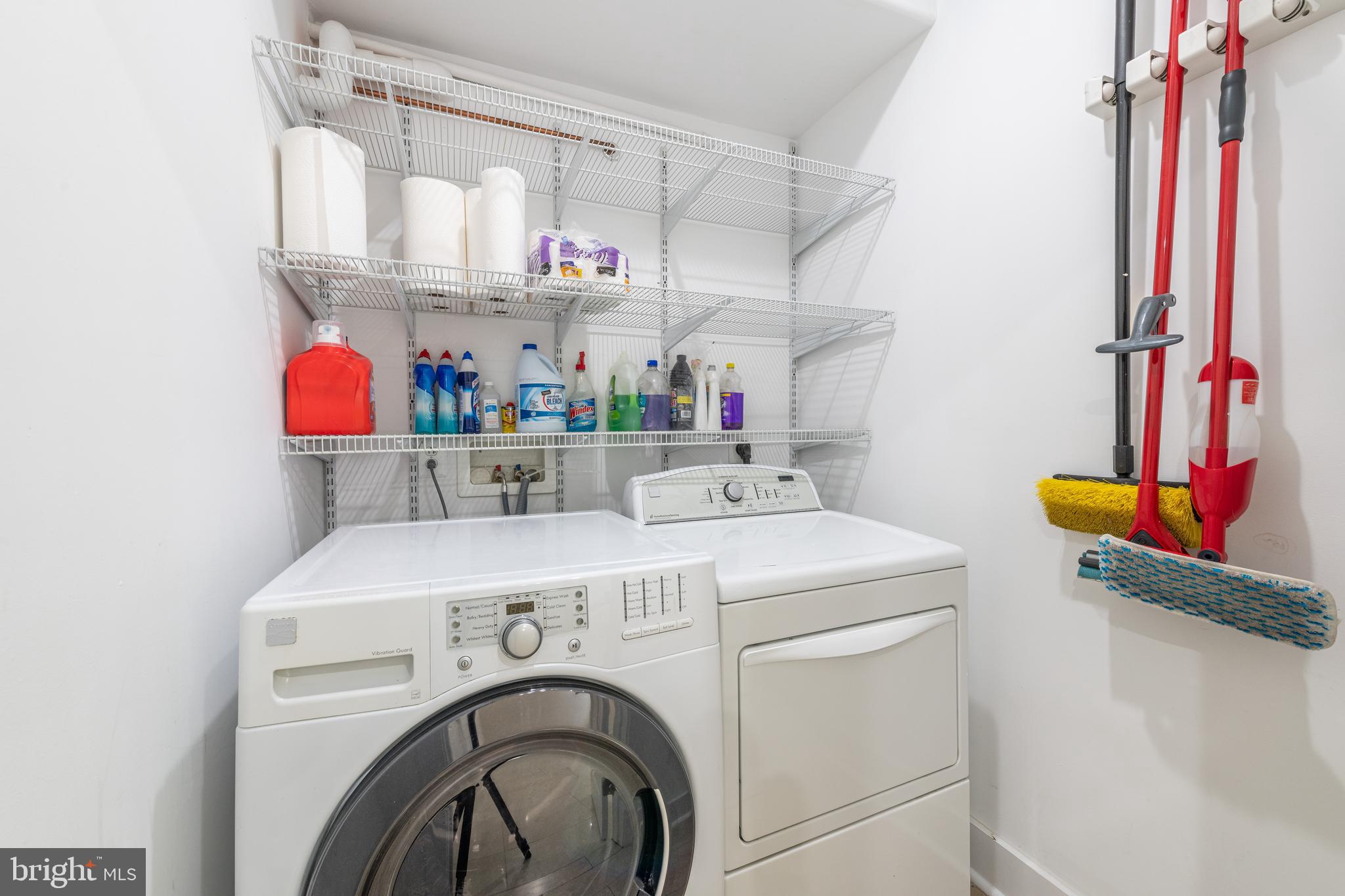 HAWTHORNE - Residential Lease