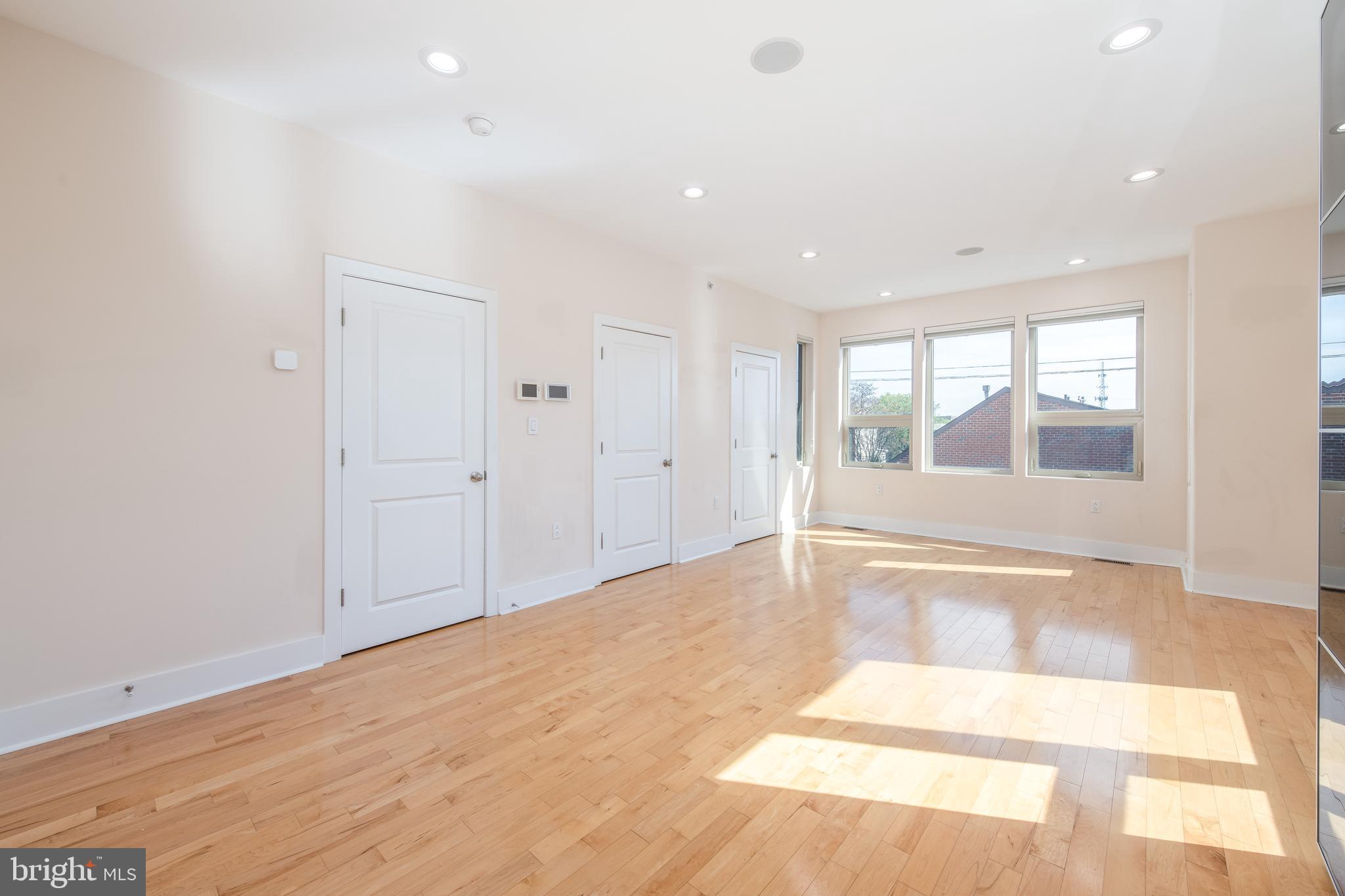 HAWTHORNE - Residential Lease