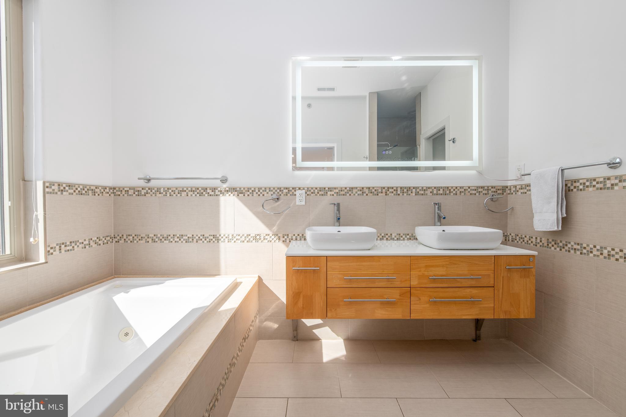 HAWTHORNE - Residential Lease