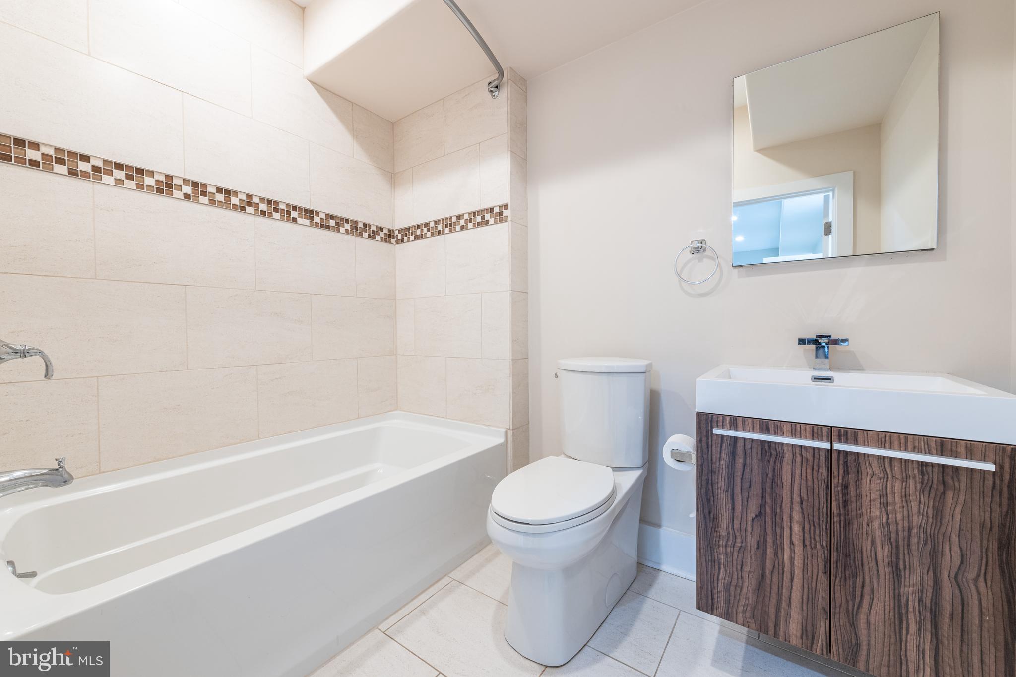 HAWTHORNE - Residential Lease