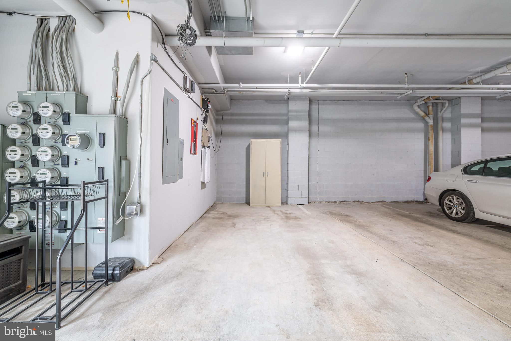 HAWTHORNE - Residential Lease