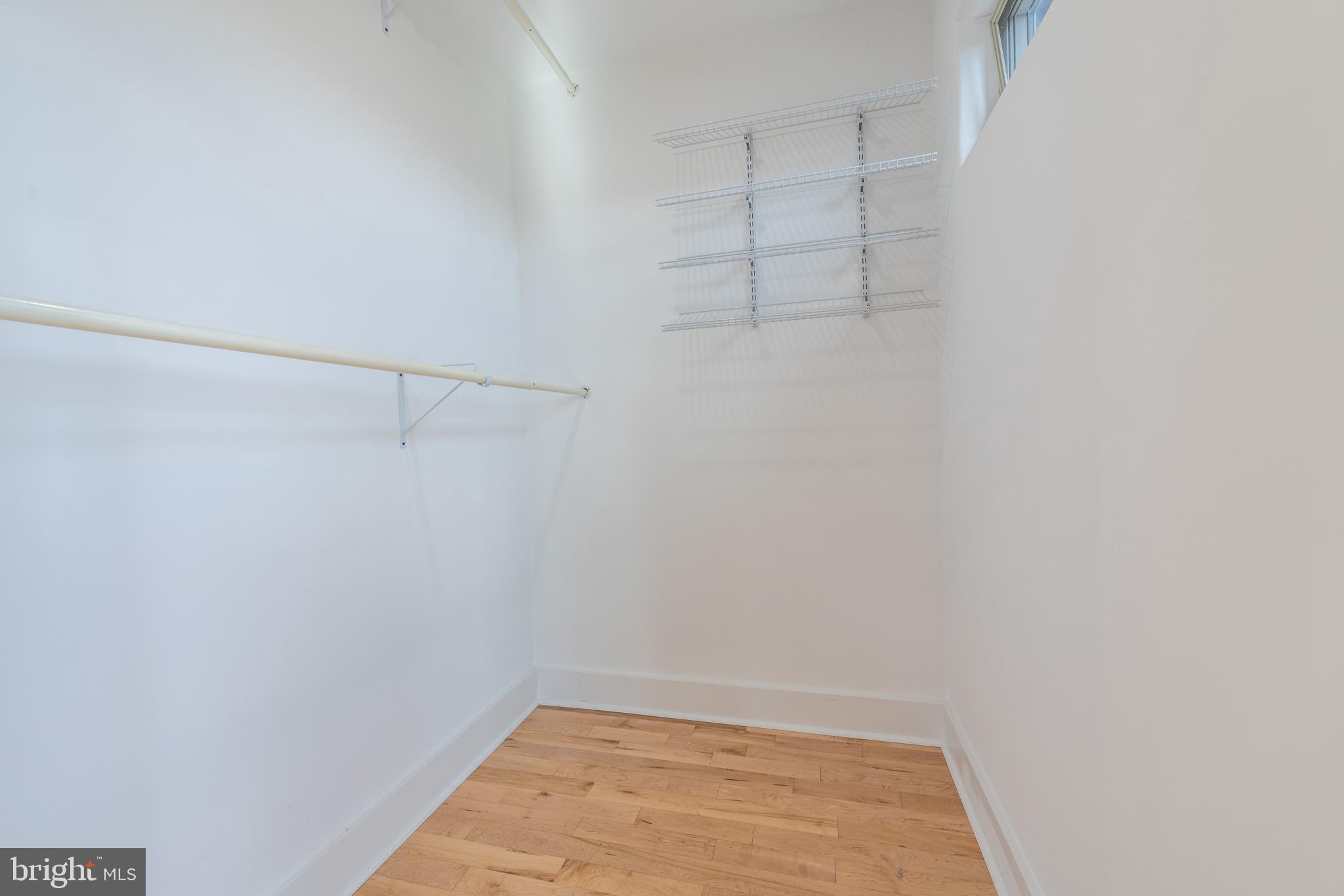 HAWTHORNE - Residential Lease