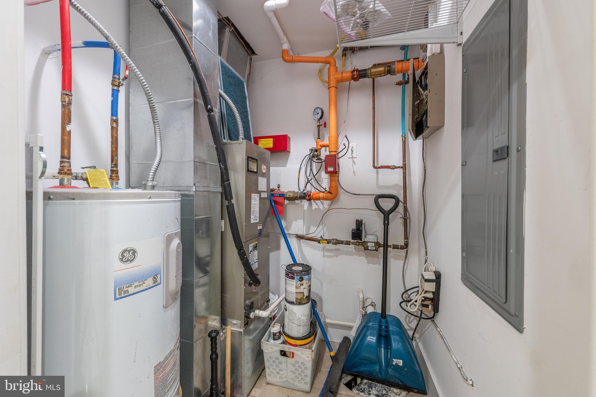 HAWTHORNE - Residential Lease