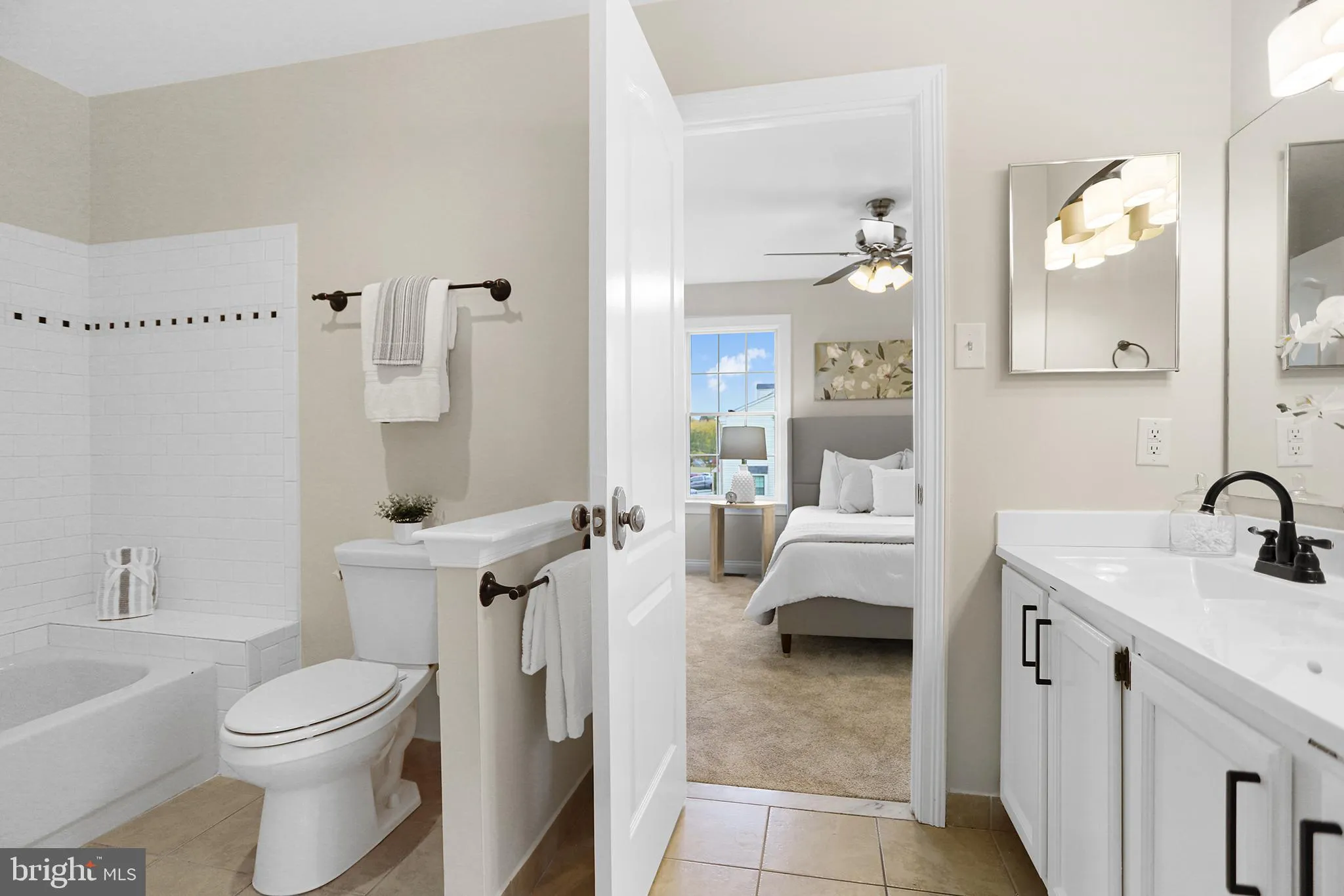 Brookhaven, Pennsylvania 19015, United States, 2 Bedrooms Bedrooms, ,2 BathroomsBathrooms,Residential,Pending,236001