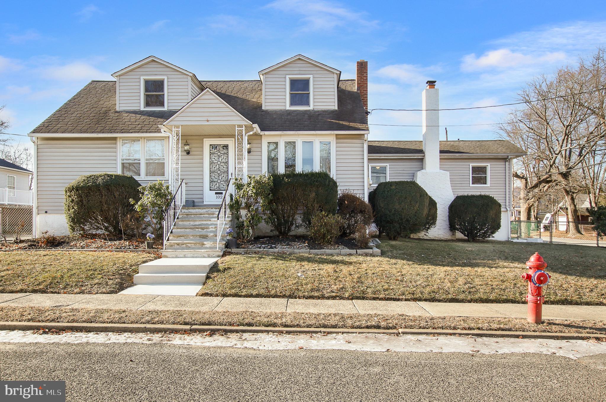 102 S POPLAR AVENUE