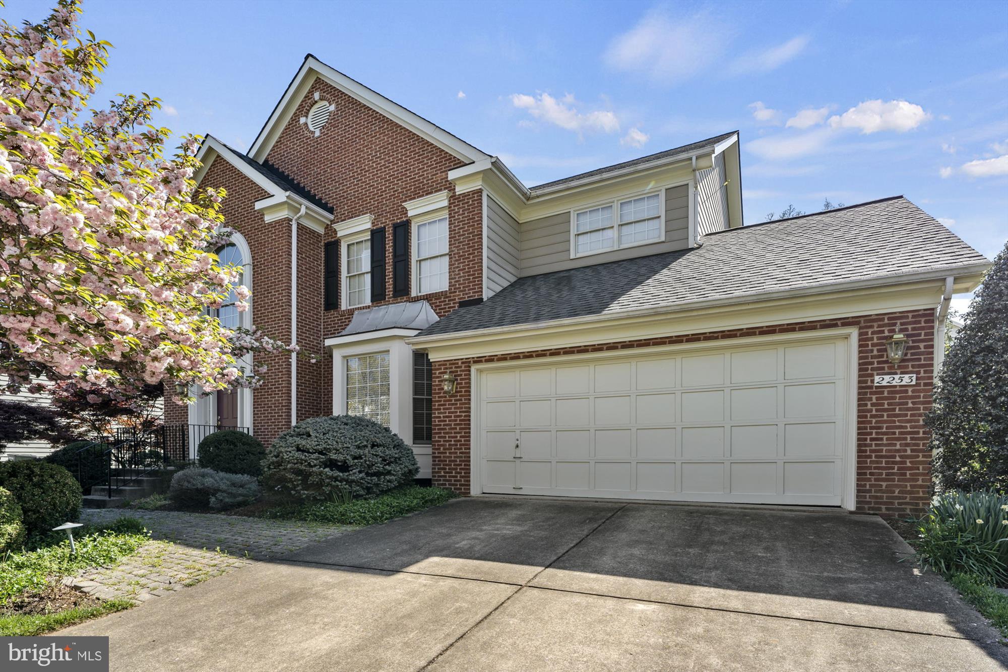 REGAL OAKS - Residential