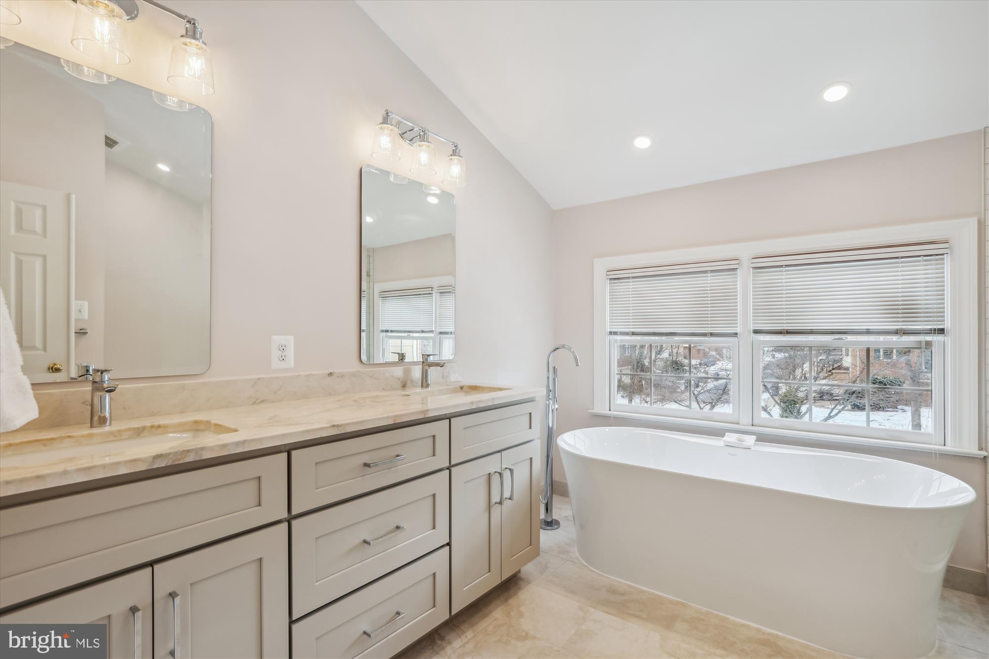 REGAL OAKS - Residential