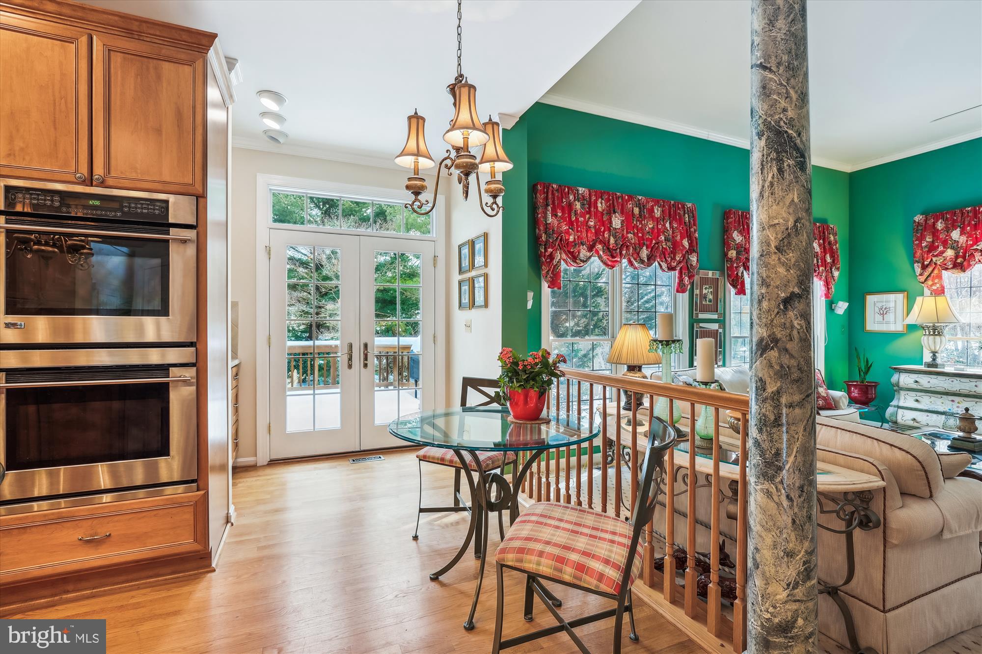 REGAL OAKS - Residential