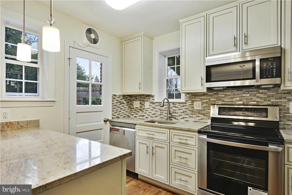 WOODSIDE FOREST - Residential