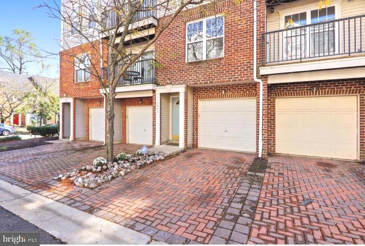 WOODVIEW VILLAGE WEST - Residential Lease