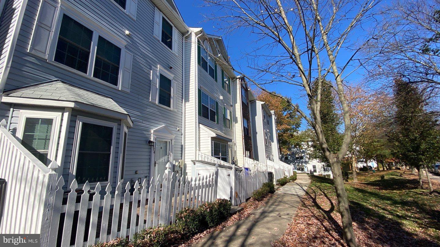 COLUMBIA PARK - Residential Lease