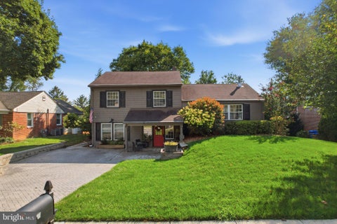 Photo of 722 Wisteria Drive, NEWTOWN SQUARE, PA 19073 (MLS # PADE2123360)