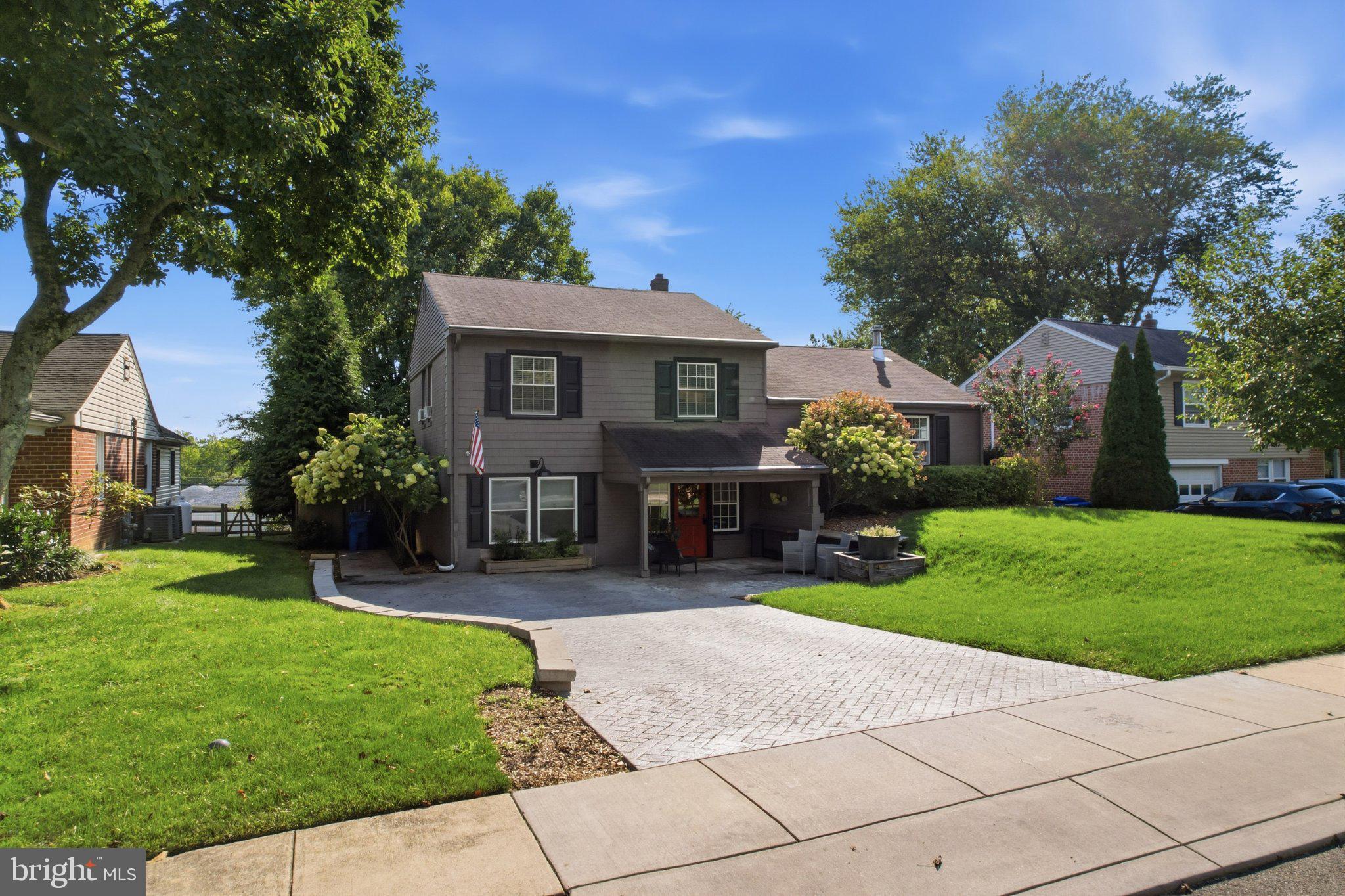 722 WISTERIA DRIVE