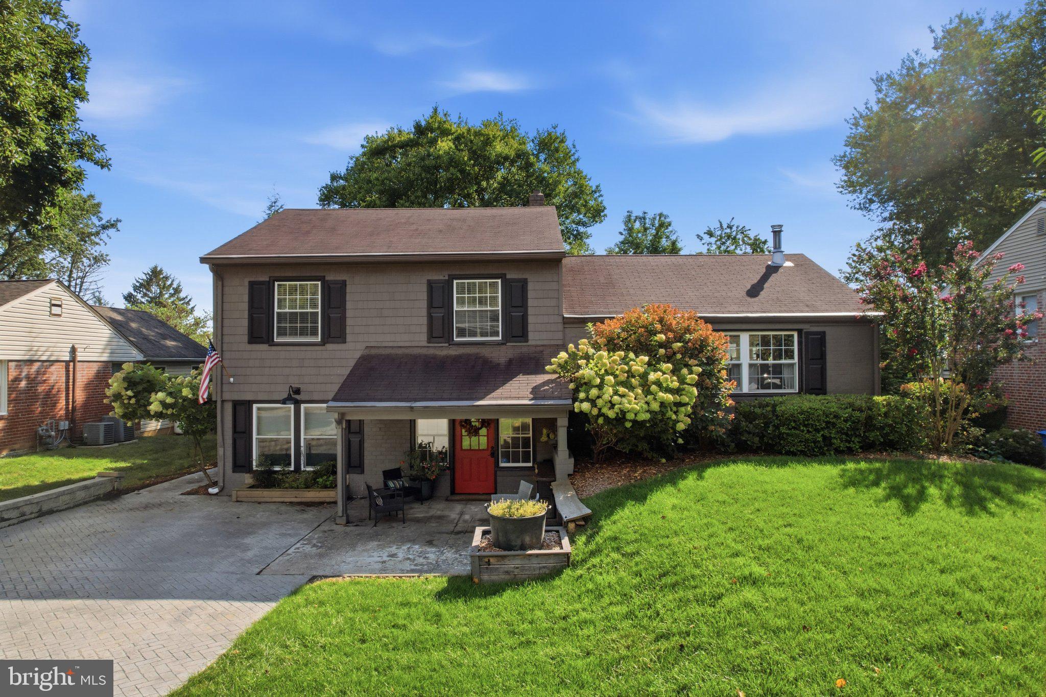 722 WISTERIA DRIVE
