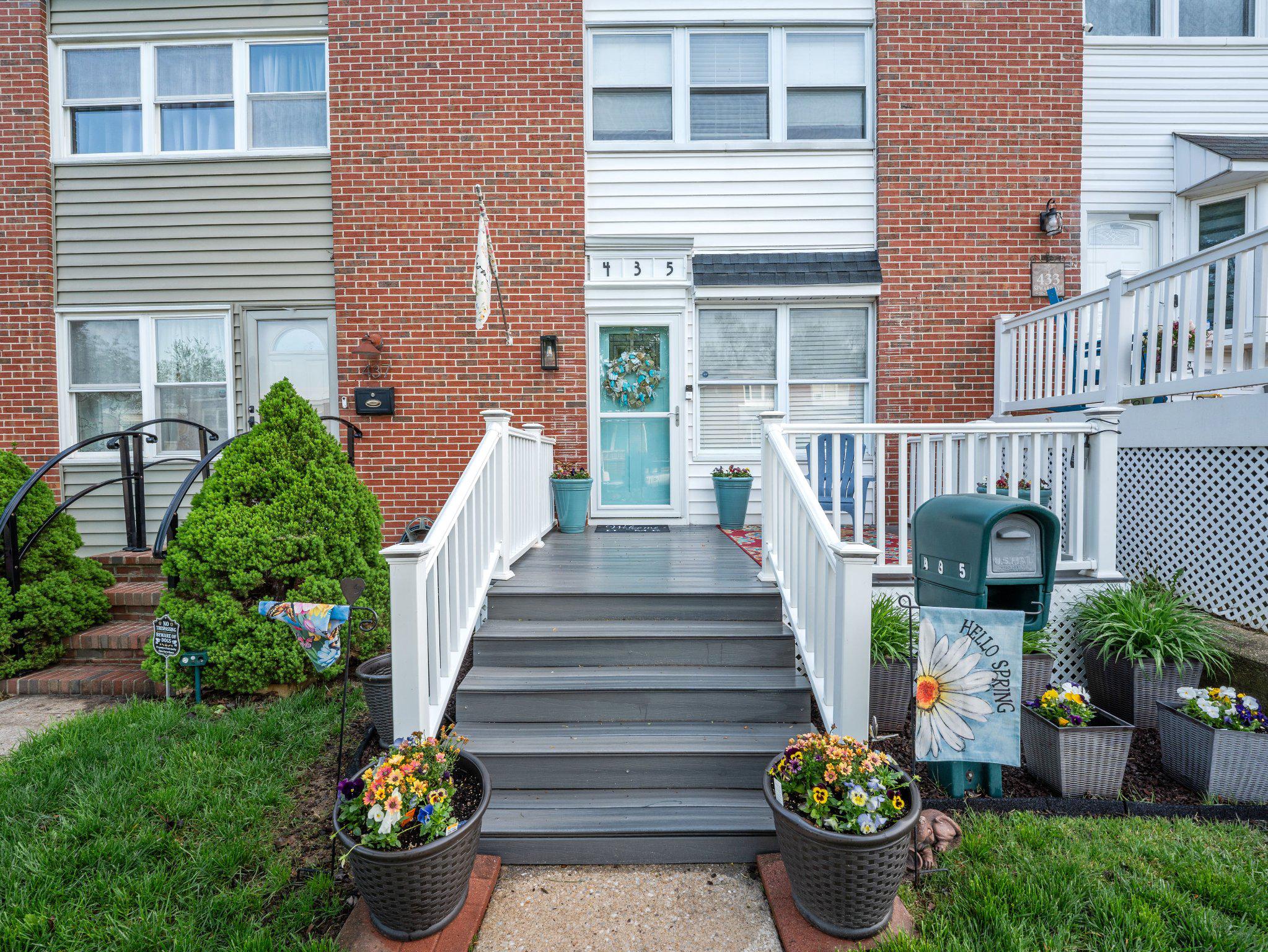 GUILFORD MANOR - Residential