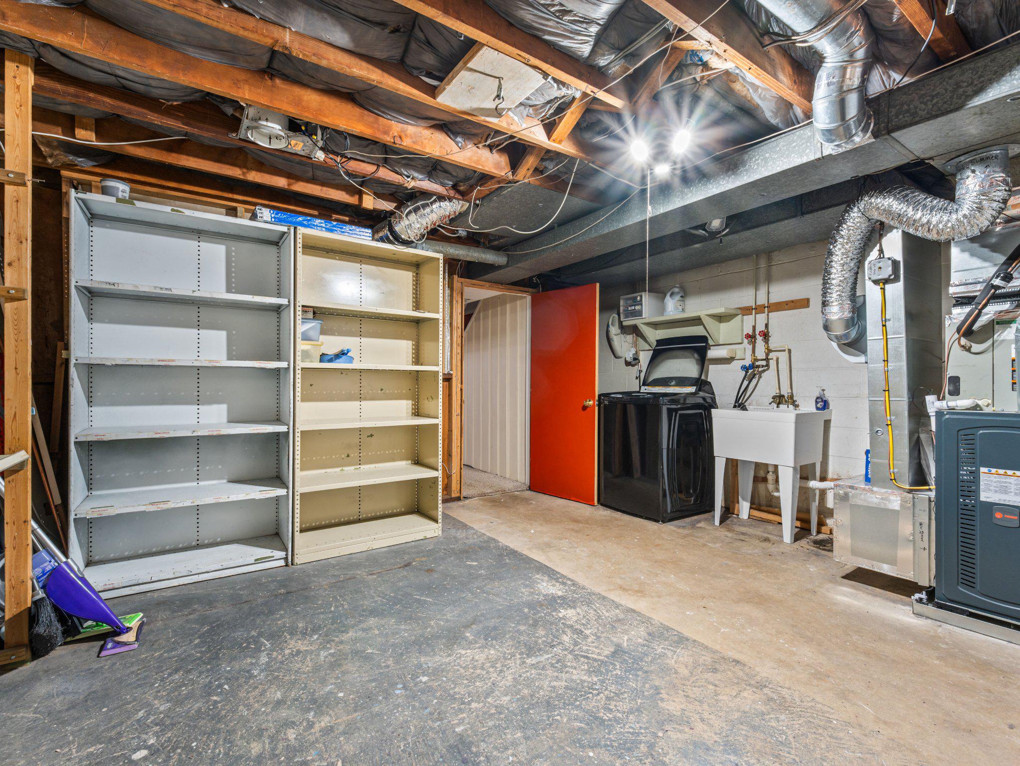 GUILFORD MANOR - Residential