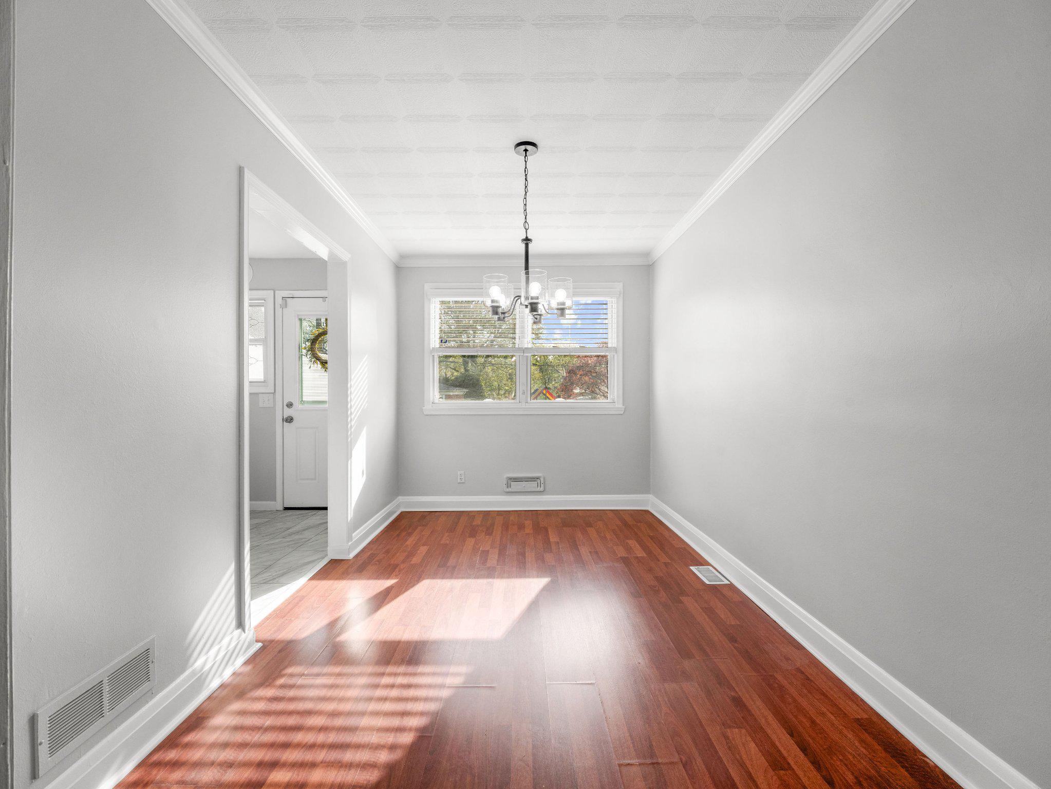 GUILFORD MANOR - Residential